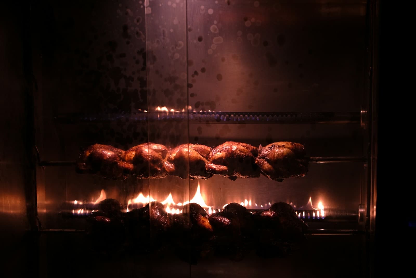 Souper: Comptoir de poulet portugais grillé au charbon, Plateau